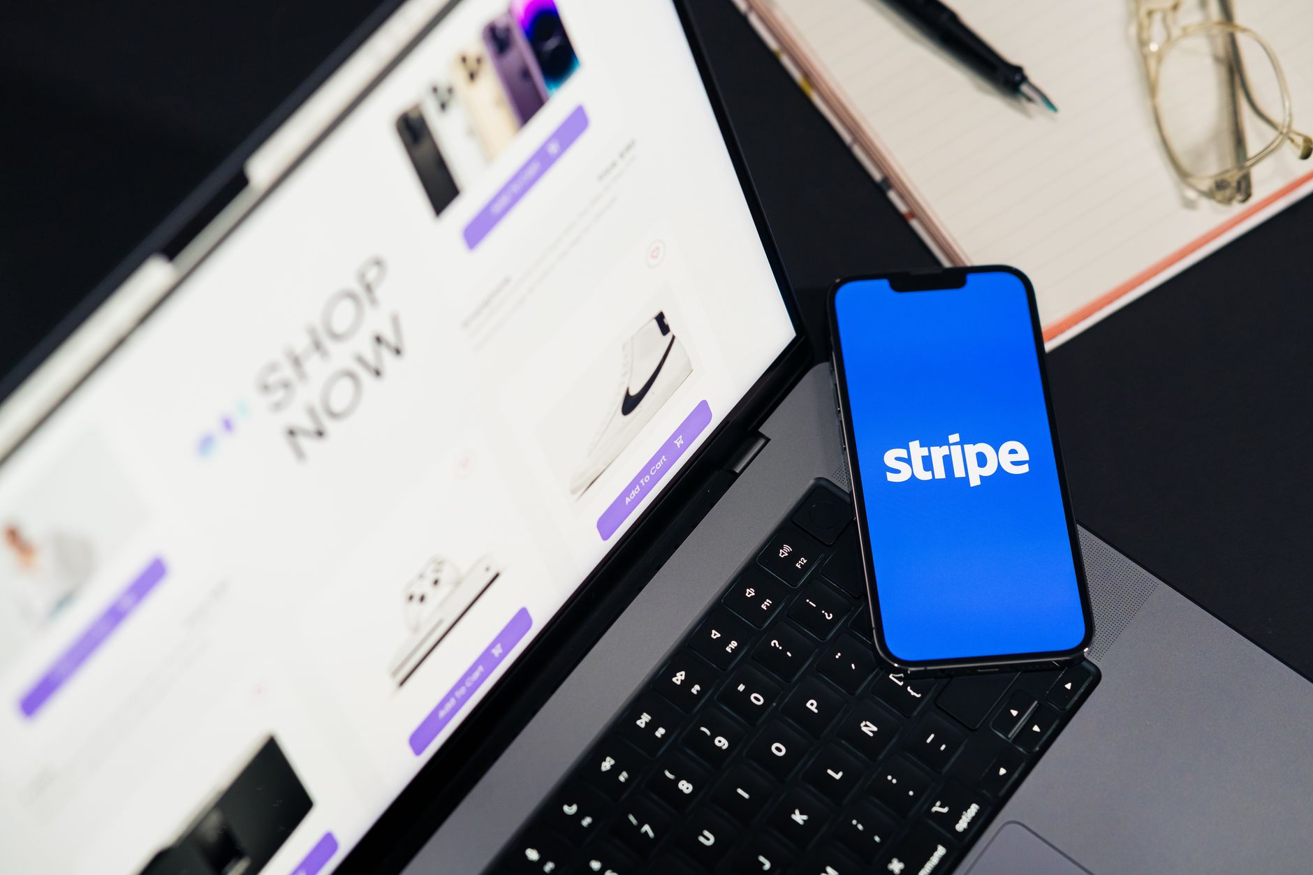 Jak dostosować własny sklep internetowy do wyzwań związanych z marketplace'ami i sztuczną inteligencją