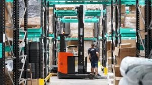 Optimización de procesos logísticos en el comercio electrónico - swiatcyfrowy.pl